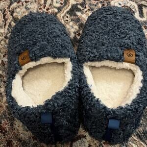 EverFoams Dark Blue Shearling Slip-On Faux Fur Lined Slippers Women’s 8.5